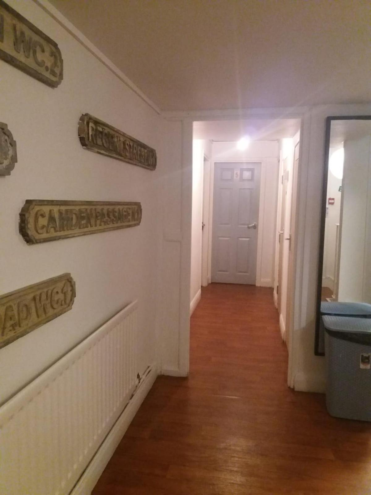 The Queens Hostel Londra Esterno foto